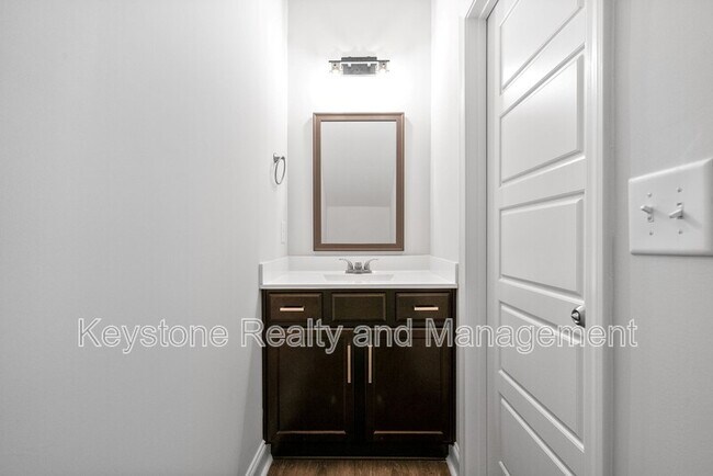 Interior Photo - 750 Tracy Lane