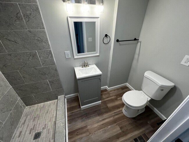 Foto del edificio - 385 S Burgess Ave