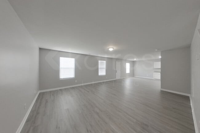 Building Photo - 217 Sky Hawk Ln