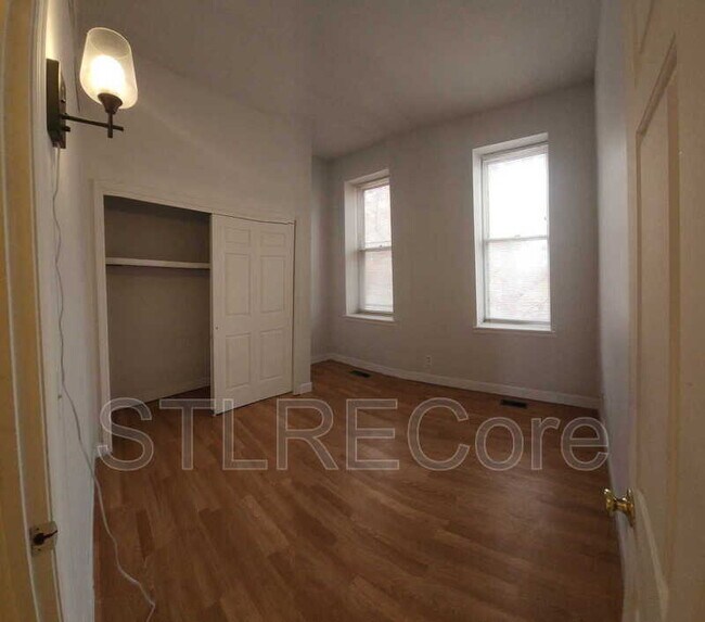 Foto del edificio - 2415 S 10th St