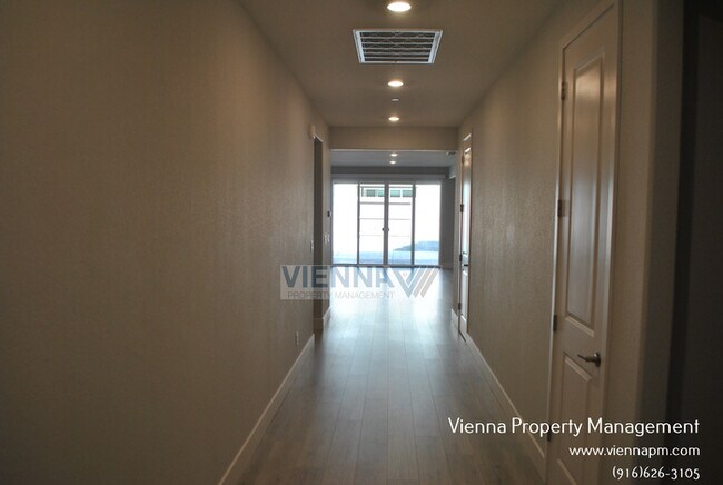 Building Photo - 3025 Summerscape Dr