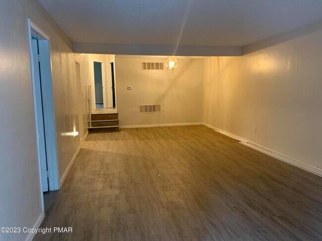 Foto del edificio - 130 View Ct