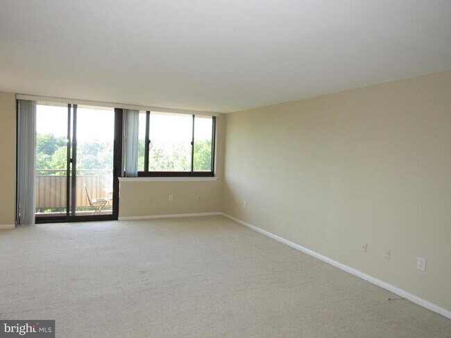 Building Photo - 4201 Cherry Hill Rd