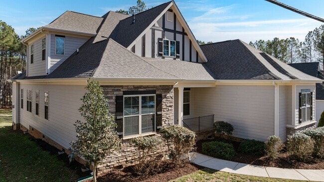 Building Photo - 704 Kenway Loop