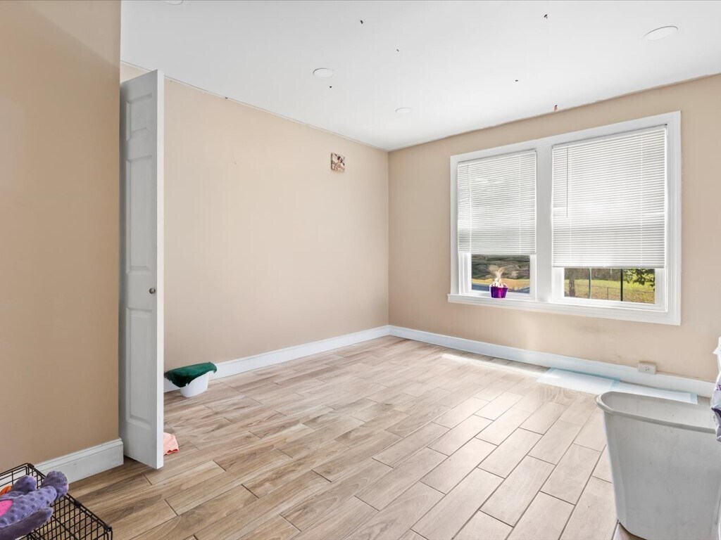 Primary Photo - 305 34th St SE