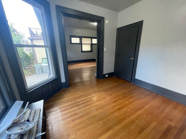 Foto del edificio - 2629 N Maryland Ave