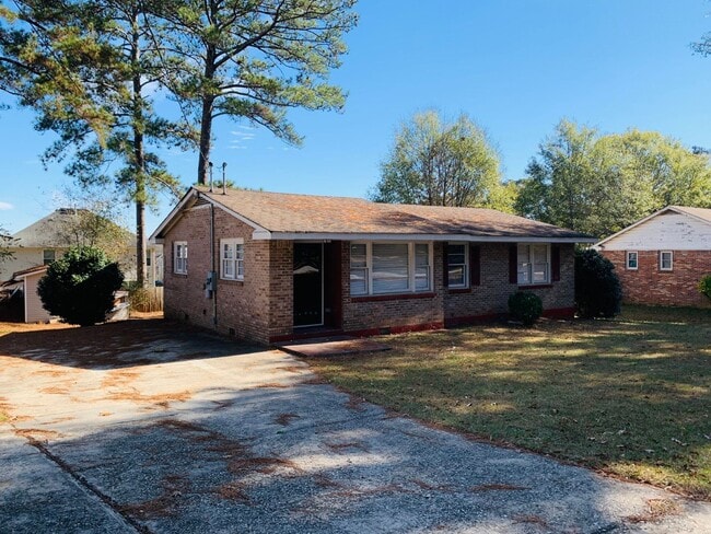 Building Photo - Beautiful hardwood flooring! 2 bed, 1 full...