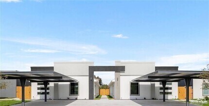 Building Photo - 1800 Angelina Dr