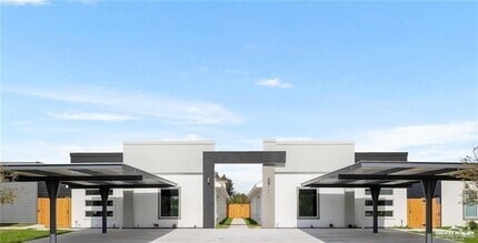 Building Photo - 1800 Angelina Dr