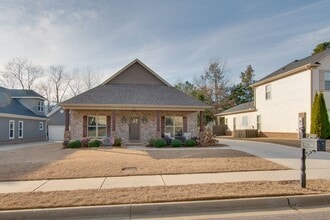 Building Photo - 2614 Mountain Stream Way SE