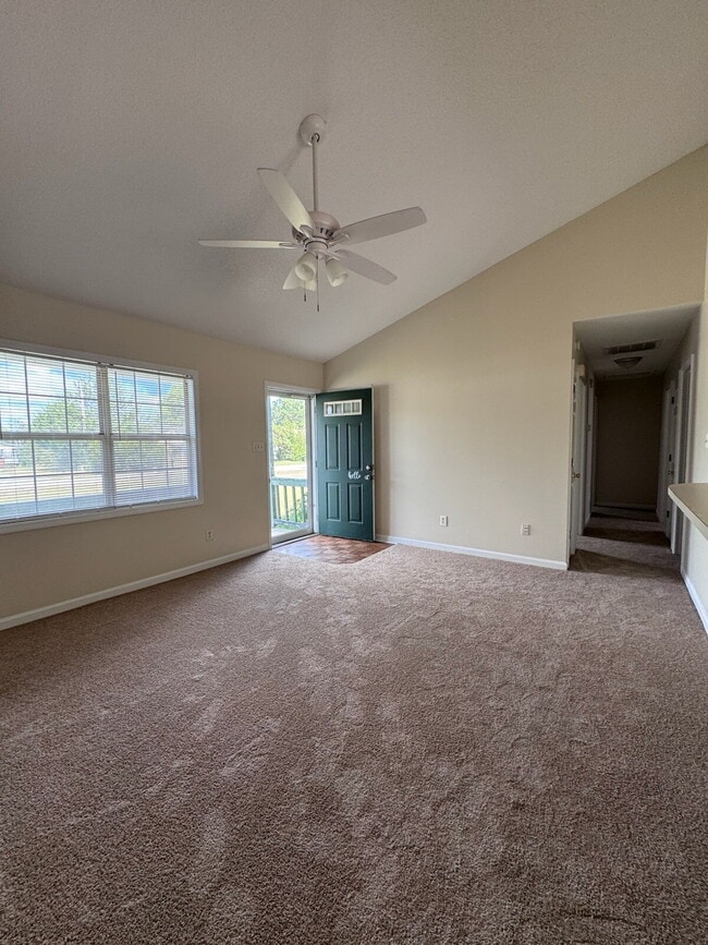 Building Photo - 202 Dayrell Dr