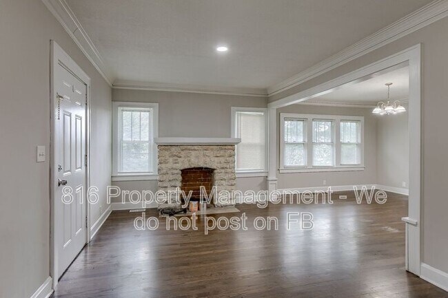 Foto del edificio - 2431 E 68th St