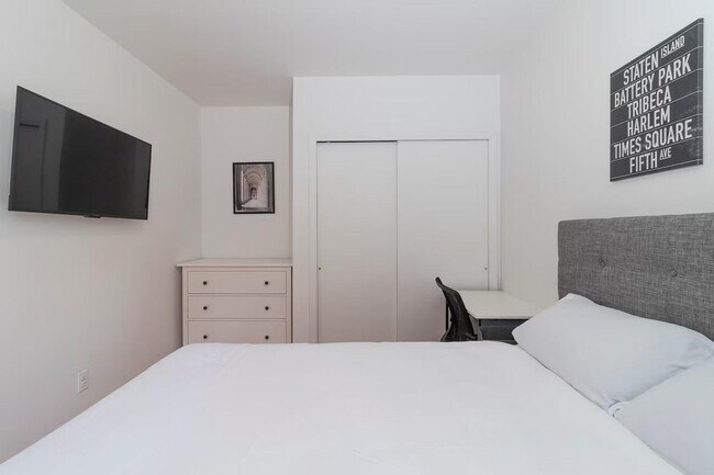 Foto del edificio - 322 E 93rd St