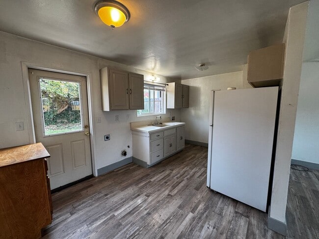 Foto del edificio - Spacious 2 Bed 1 Bath Home!