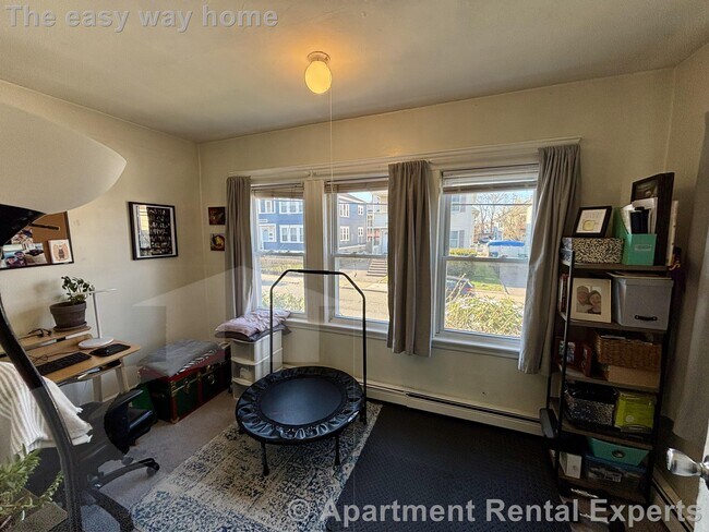 Foto del edificio - 23-25 Bonner Ave Unit #1