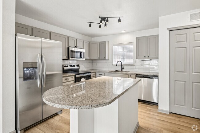 3 habitaciones, 2 baños - 1491 pies cuadrados - Cocina - Red Hawk Crossings