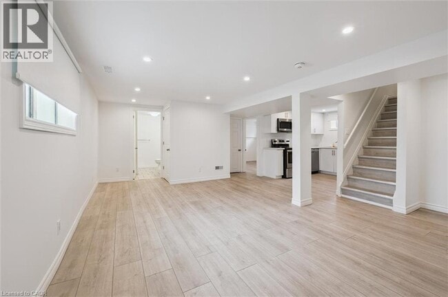 Building Photo - 267 Kingswood Dr