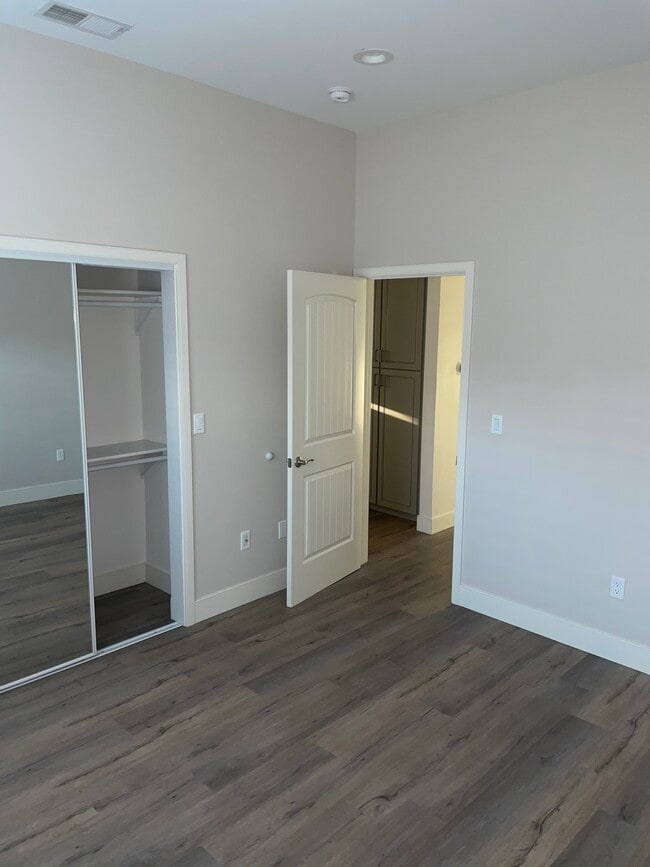 Dormitorio #1 - 6227 Atoll Ave