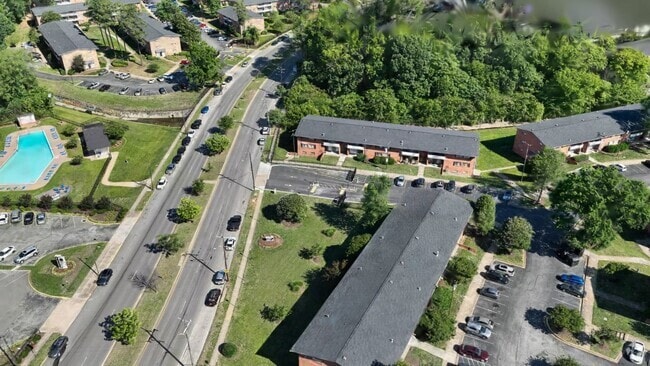  - 404 Rivertowne Apartment Homes