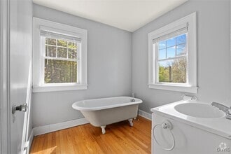 Building Photo - 114 Phelps Pl