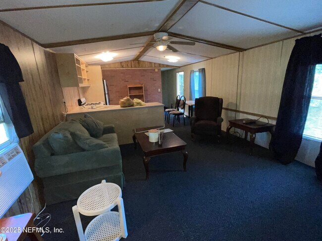 Foto del edificio - 205 Lakeview Ct