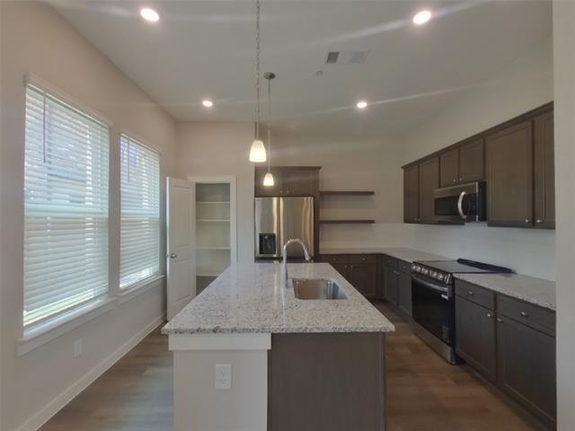 Building Photo - 210 Mansfield Ct