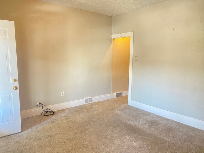 Photo - 13th Ave Apartment