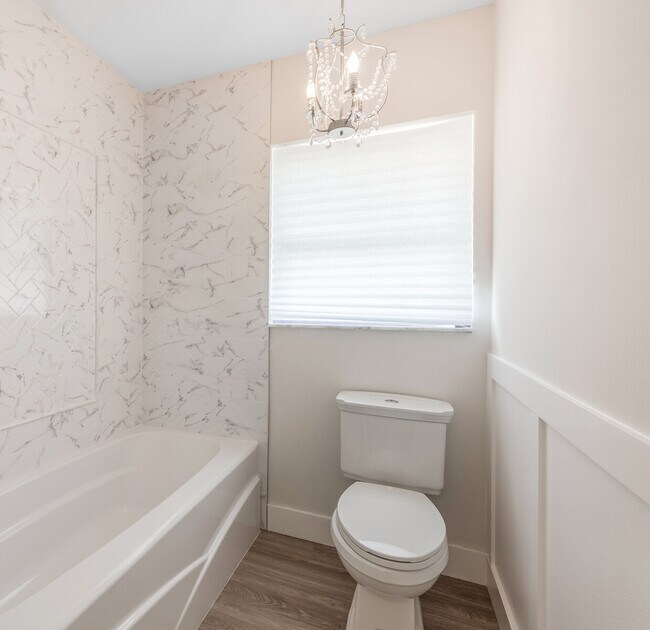 Foto del edificio - 2318 Grove St