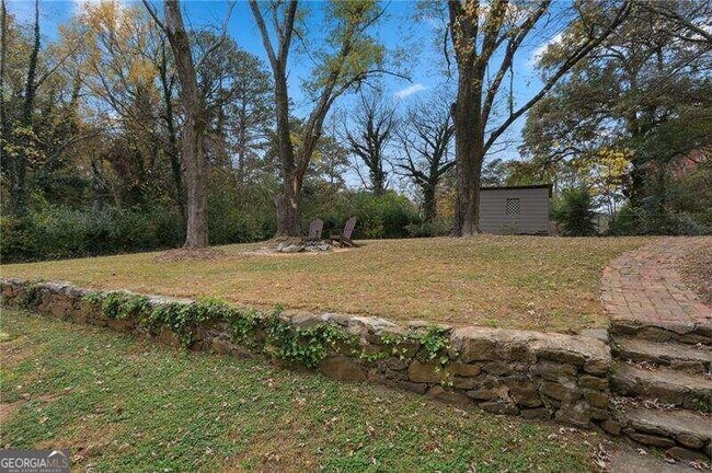 Building Photo - 2120 Meadowbrook Ln SE
