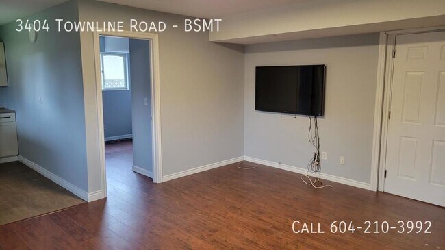 Building Photo - Sweet Suite