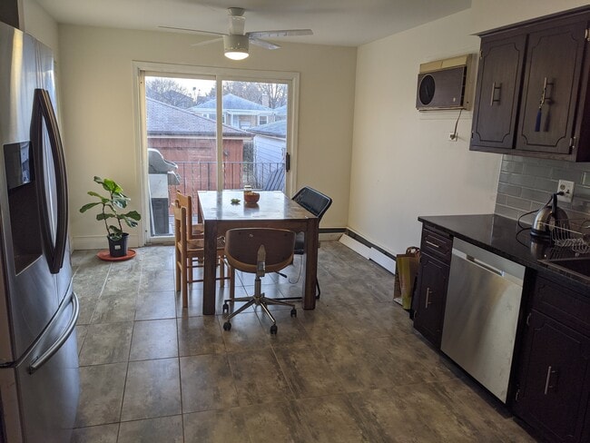 Building Photo - 6013 W Gunnison St