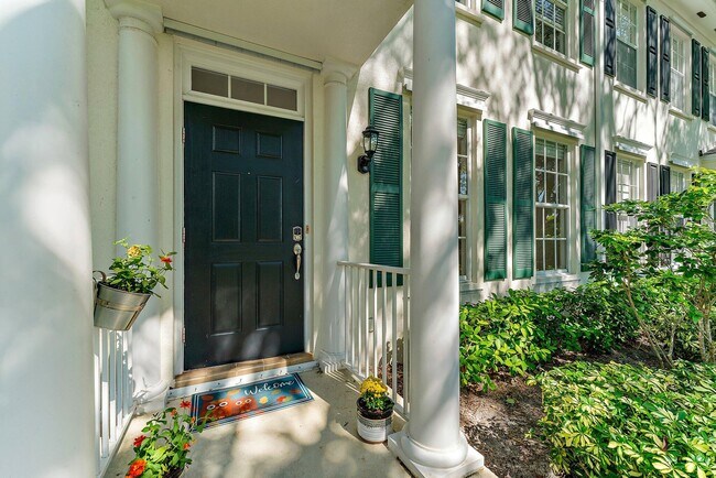 Building Photo - 352 Legare Ct
