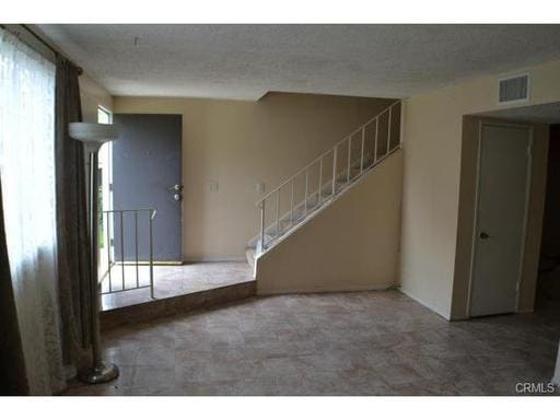 Building Photo - 4840 Larwin Ave