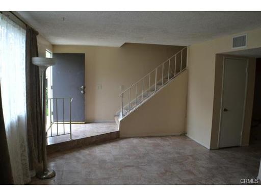 Foto del edificio - 4840 Larwin Ave