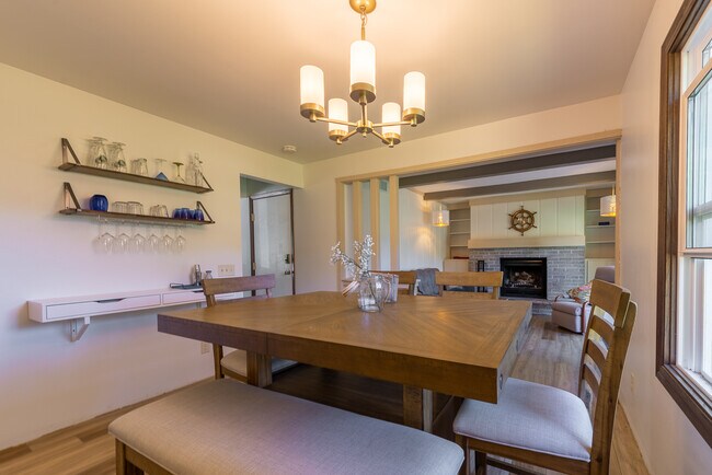 Foto del edificio - 5310 Trafalger Pl