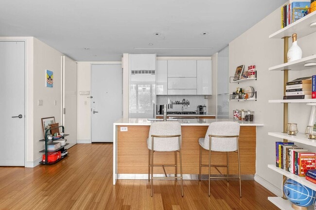 Building Photo - 303 E 33rd St