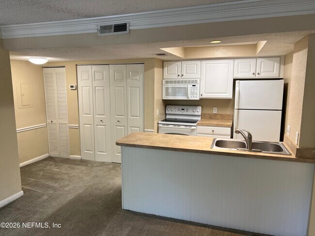 Foto del edificio - 100 Fairway Park Blvd