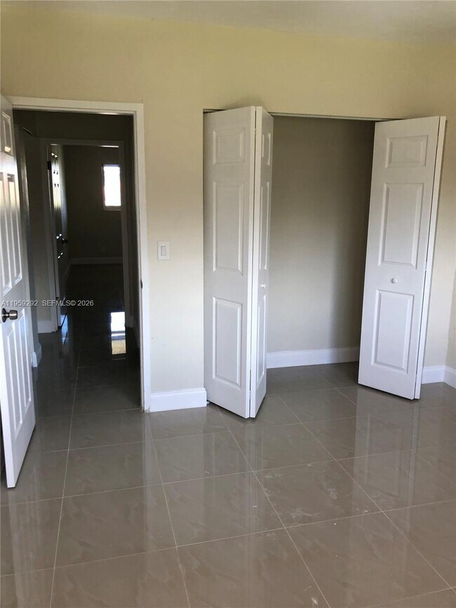 Foto del edificio - 600 Layne Blvd