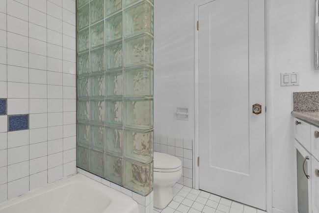 Building Photo - 920 N Milford Rd