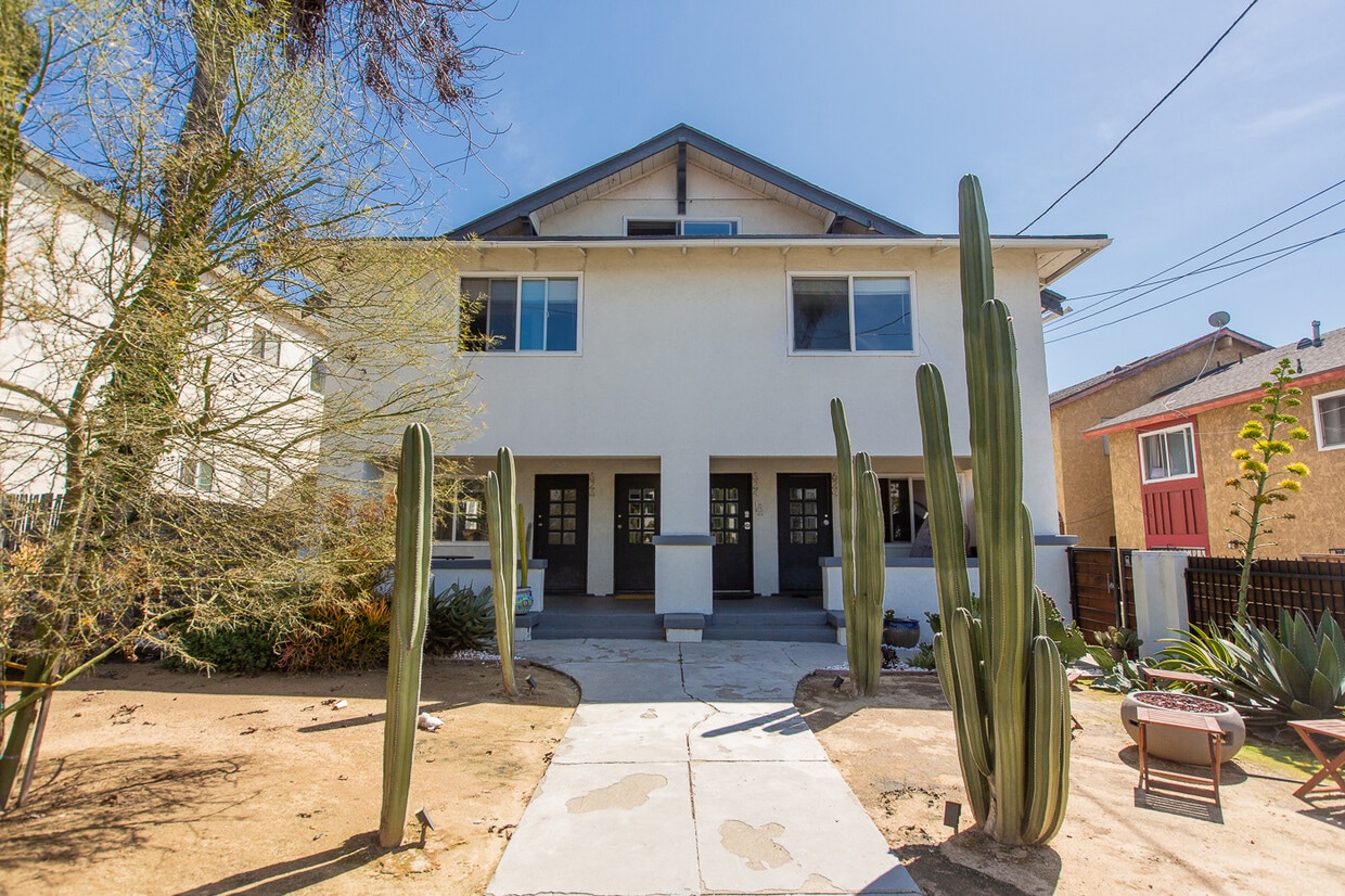Primary Photo - 626 N Benton Way