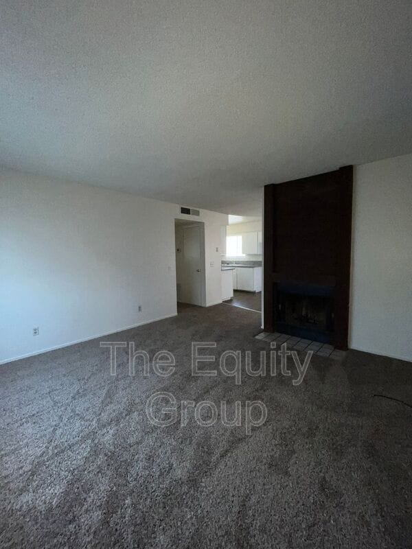Building Photo - 807 Monarch Circle