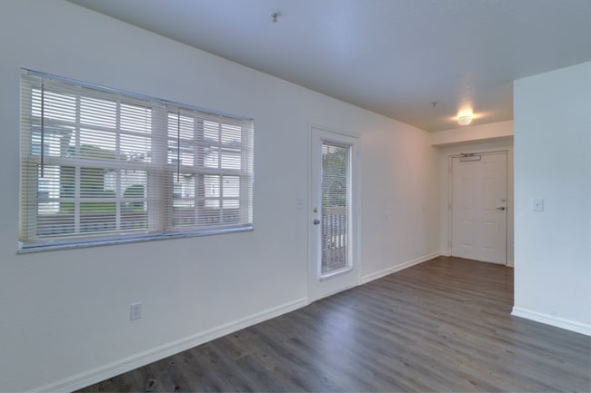 Foto del edificio - 8147 46th Ave N