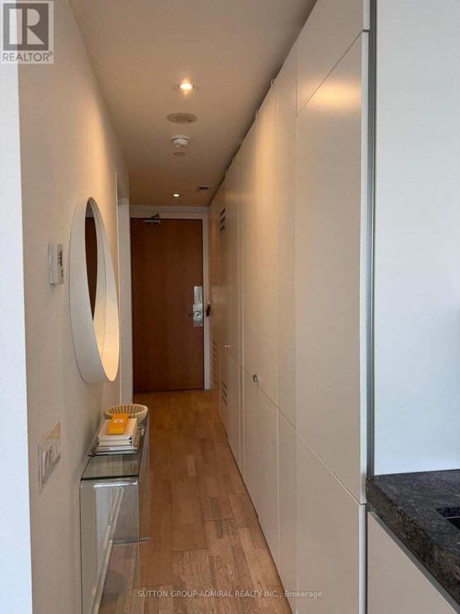 Photo du bâtiment - 629 King St W