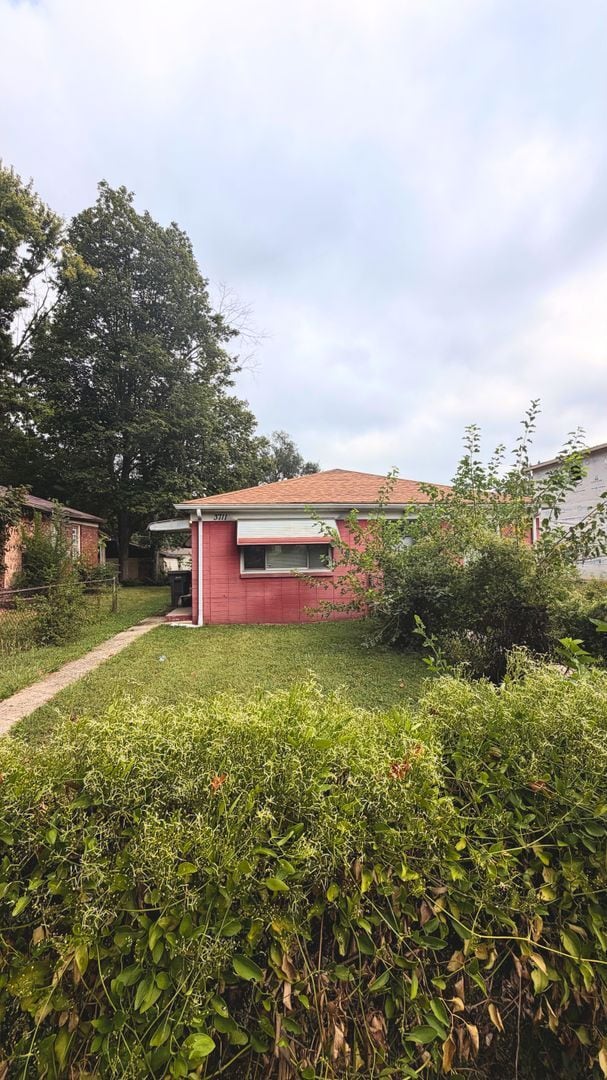 Building Photo - 3709-3711 Kinnear Ave