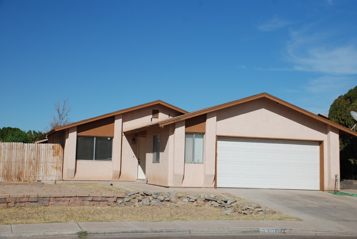 4598 W 18th Ln, Yuma, AZ 85364 House Rental in Yuma, AZ