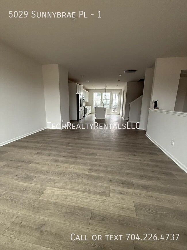 Foto del edificio - 5029 Sunnybrae Pl