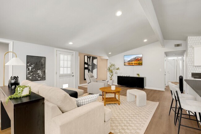 Foto del edificio - 1048 N Hermosa Dr