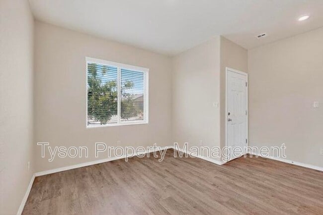 Building Photo - 3408 Oregon Trail Rd NE