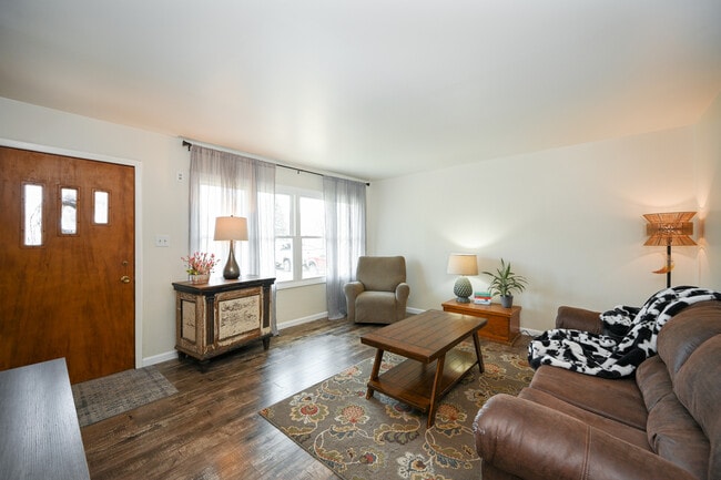 Building Photo - 23712 W Main St