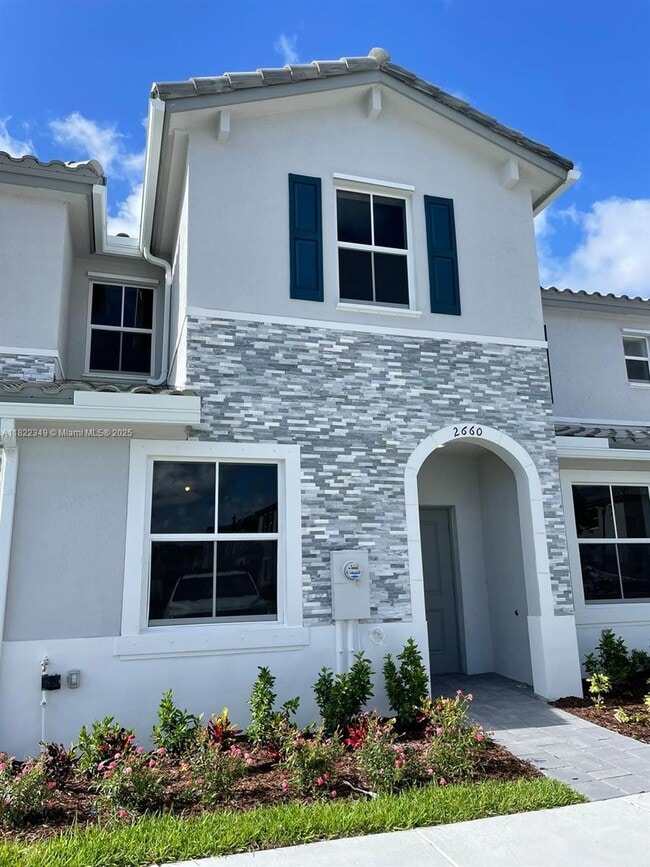 Foto del edificio - 2660 SE 19th St